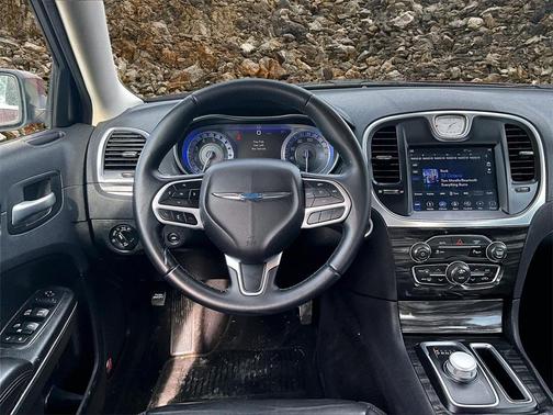 2018 Chrysler 300 Touring