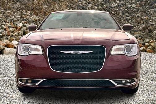 2018 Chrysler 300 Touring