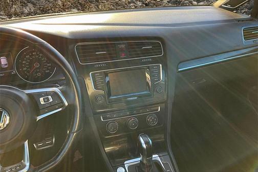 2015 Volkswagen Golf GTI 2.0T SE 4-Door