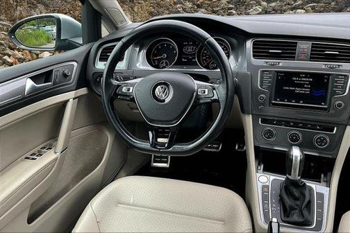 2017 Volkswagen Golf Alltrack TSI SE