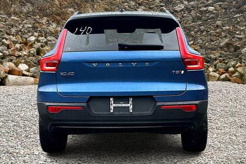 2021 Volvo XC40 T5 R-Design