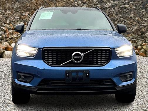 2021 Volvo XC40 T5 R-Design