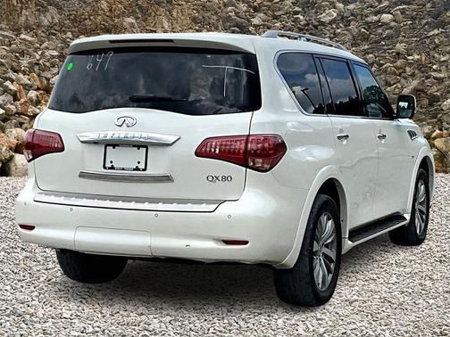 2017 INFINITI QX80 Base