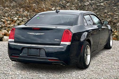 2016 Chrysler 300 Limited