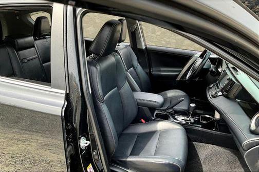 2016 Toyota RAV4 Hybrid SE