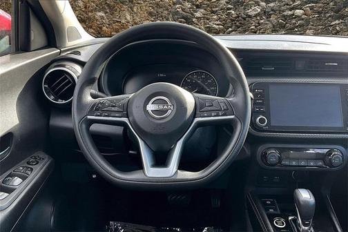 2022 Nissan Kicks SV