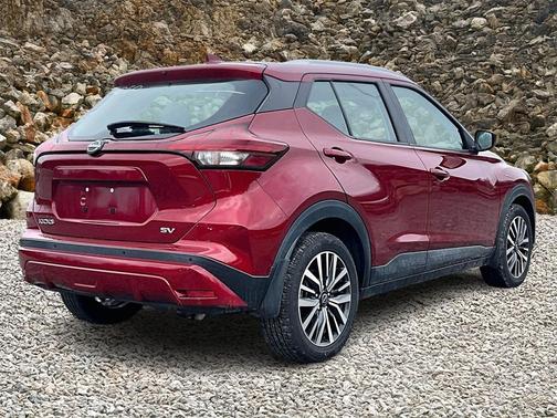 2022 Nissan Kicks SV