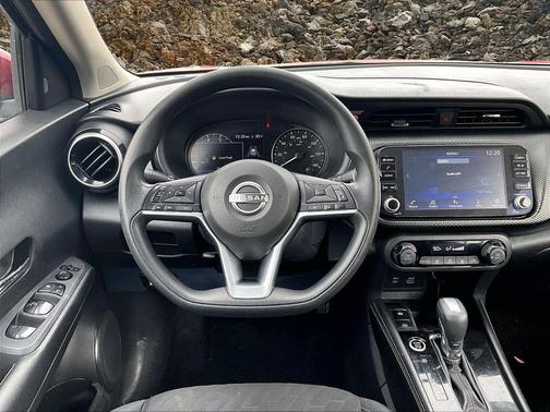 2022 Nissan Kicks SV