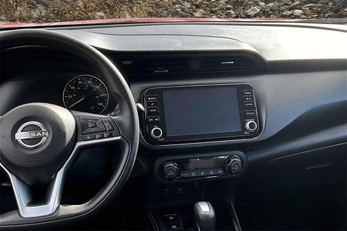 2022 Nissan Kicks SV