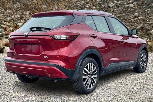 2022 Nissan Kicks SV
