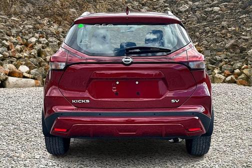 2022 Nissan Kicks SV