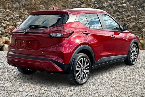 2022 Nissan Kicks SV