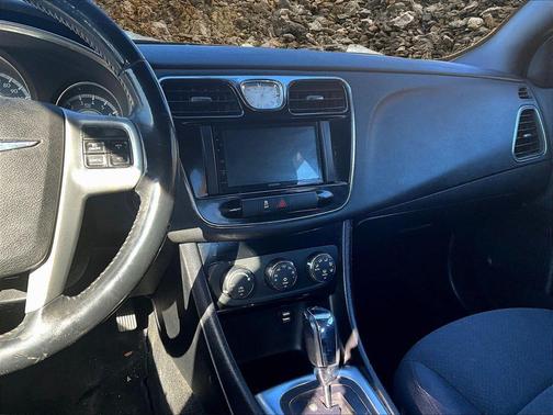 2014 Chrysler 200 Touring