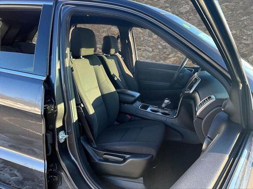 2019 Jeep Grand Cherokee Laredo