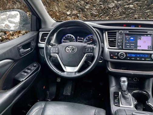 2017 Toyota Highlander Limited Platinum