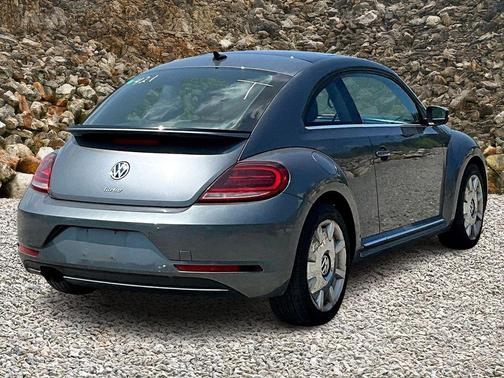 2019 Volkswagen Beetle 2.0T SE