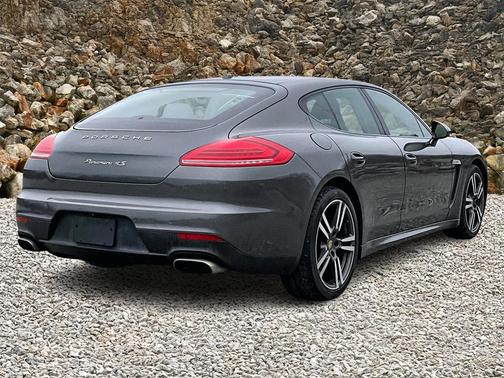2014 Porsche Panamera 4