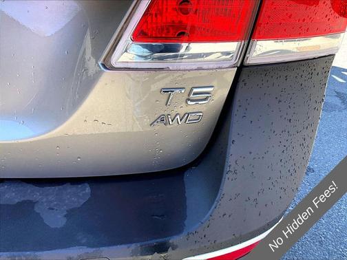 Seashell Metallic 2016 Volvo XC70 T5 Platinum