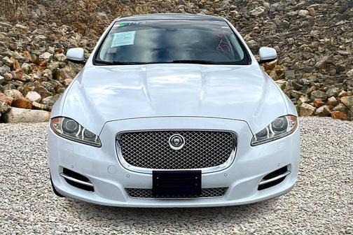 2012 Jaguar XJ Base