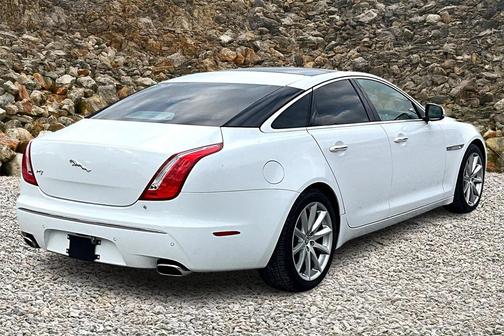 2012 Jaguar XJ Base