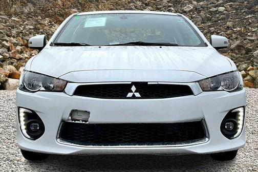 2016 Mitsubishi Lancer ES