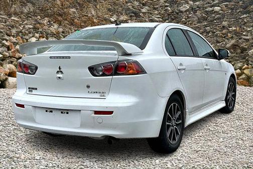 2016 Mitsubishi Lancer ES