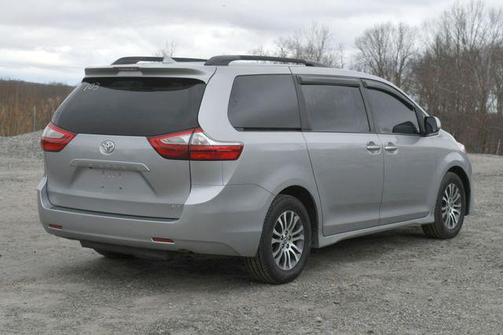2019 Toyota Sienna XLE