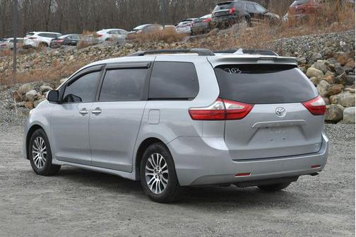 2019 Toyota Sienna XLE