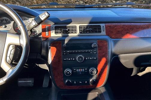 2012 Chevrolet Suburban 1500 LS