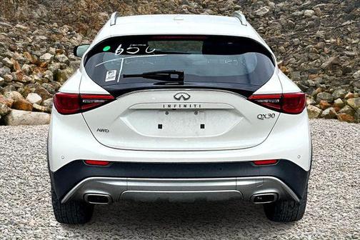 2018 INFINITI QX30 Premium