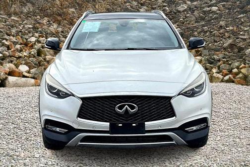 2018 INFINITI QX30 Premium