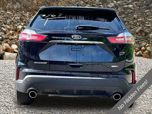 Black 2020 Ford Edge SE