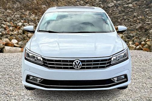 2017 Volkswagen Passat 1.8T SE w/Technology
