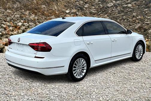 2017 Volkswagen Passat 1.8T SE w/Technology