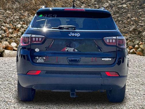 Diamond Black Crystal Pearlcoat 2020 Jeep Compass Latitude