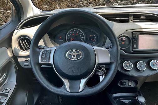 2016 Toyota Yaris L
