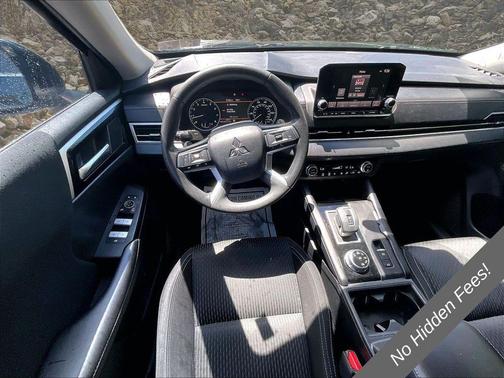 Black 2022 Mitsubishi Outlander ES S-AWC