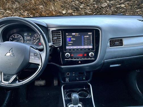 2020 Mitsubishi Outlander ES