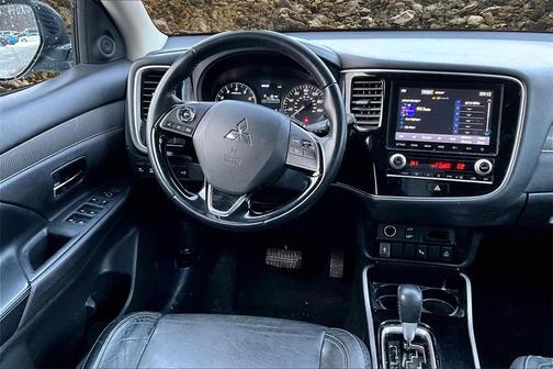 2020 Mitsubishi Outlander ES