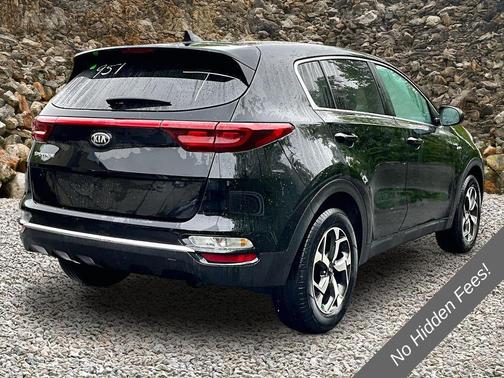 Black Cherry Pearl 2022 Kia Sportage LX