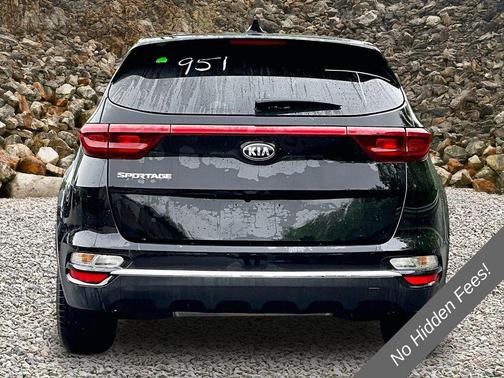 Black Cherry Pearl 2022 Kia Sportage LX