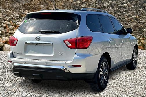 2017 Nissan Pathfinder SV