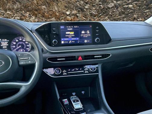 2022 Hyundai SONATA SEL