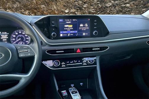 2022 Hyundai SONATA SEL