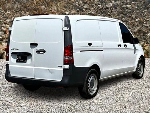 2018 Mercedes-Benz Metris Base