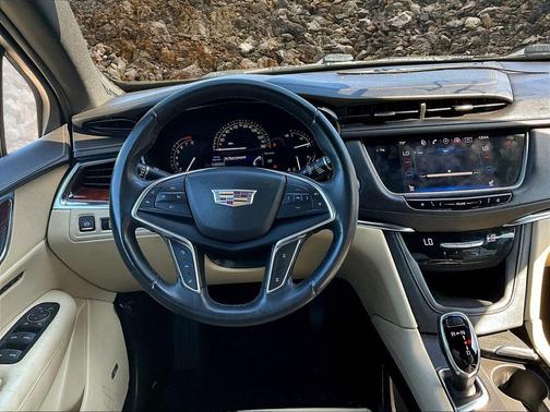 2017 Cadillac XT5 Luxury