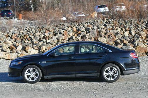 2018 Ford Taurus SE