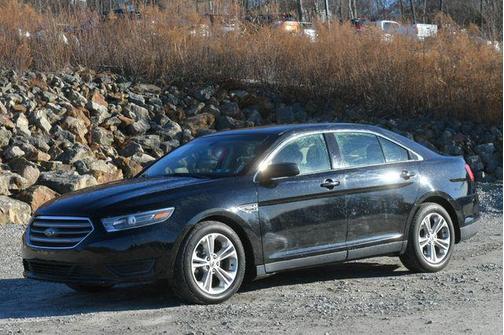2018 Ford Taurus SE