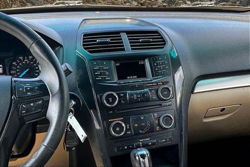 2017 Ford Explorer Base