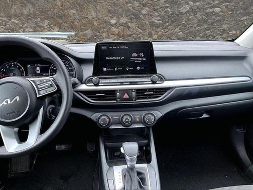 Snow White Pearl 2023 Kia Forte LXS